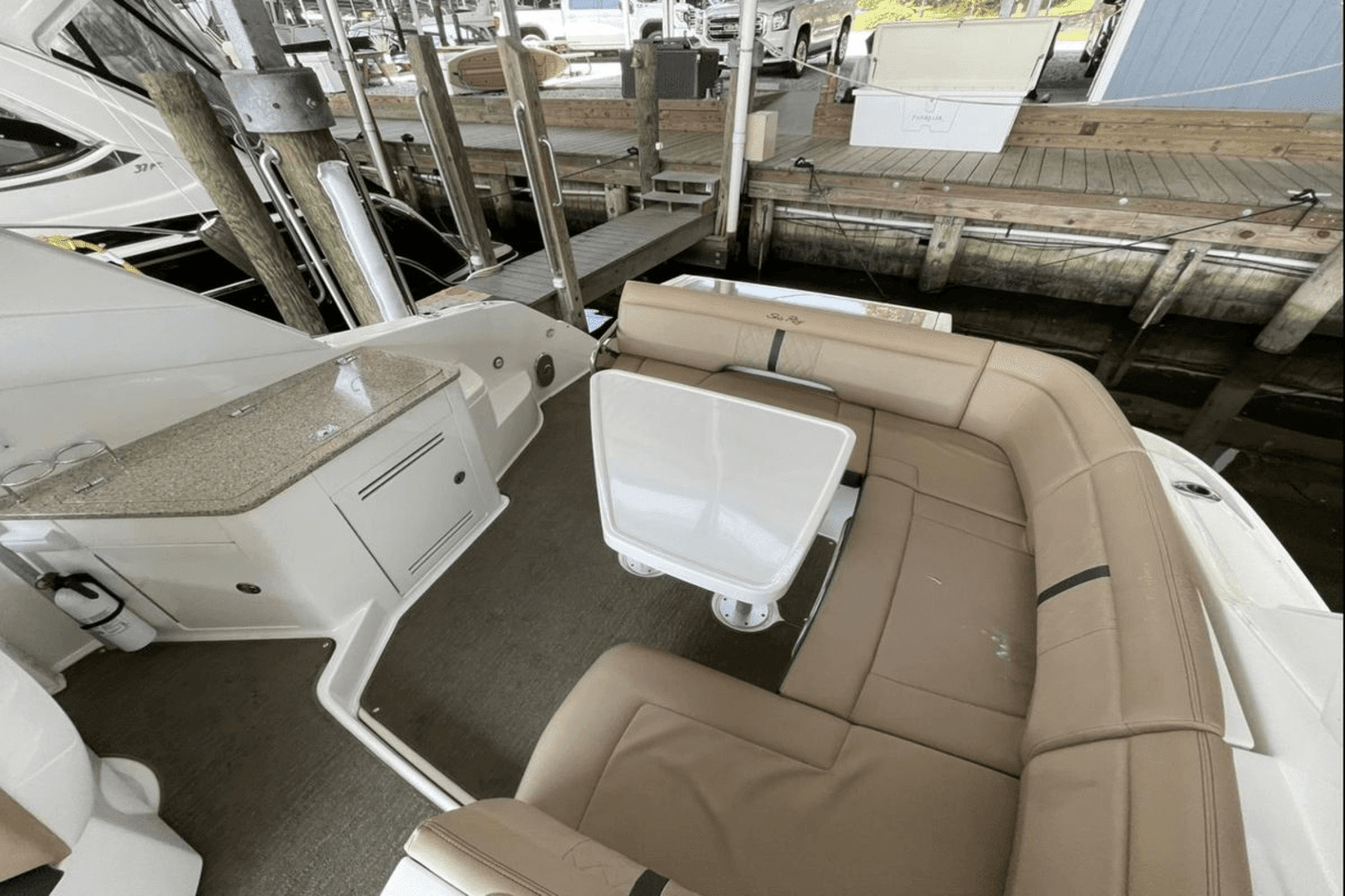 2016 Sea Ray 350 SUNDANCER Image Thumbnail #6