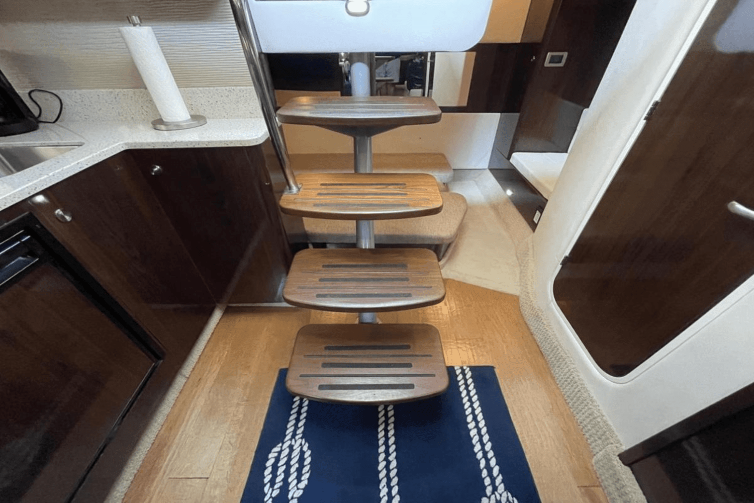 2016 Sea Ray 350 SUNDANCER Image Thumbnail #20