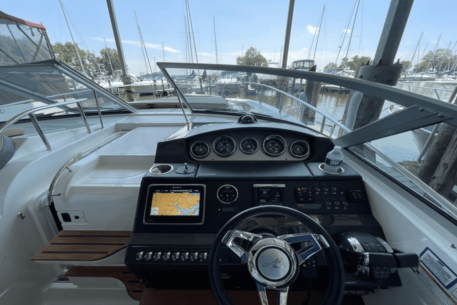 2016 Sea Ray 350 SUNDANCER Image Thumbnail #8