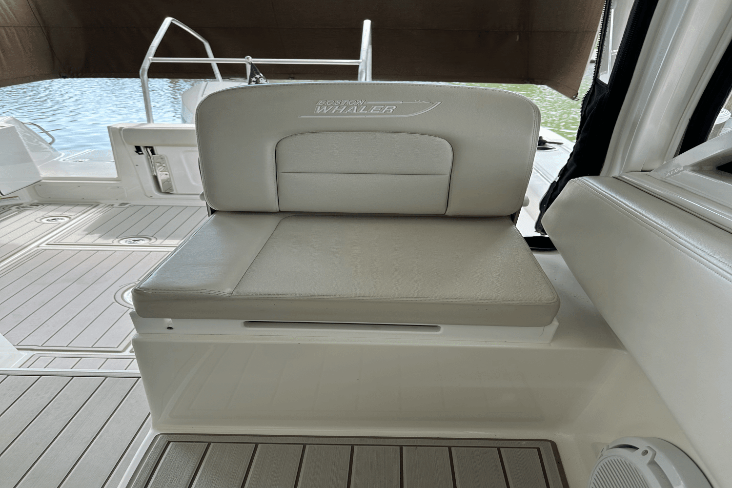 2019 Boston Whaler 285 Conquest Image Thumbnail #19