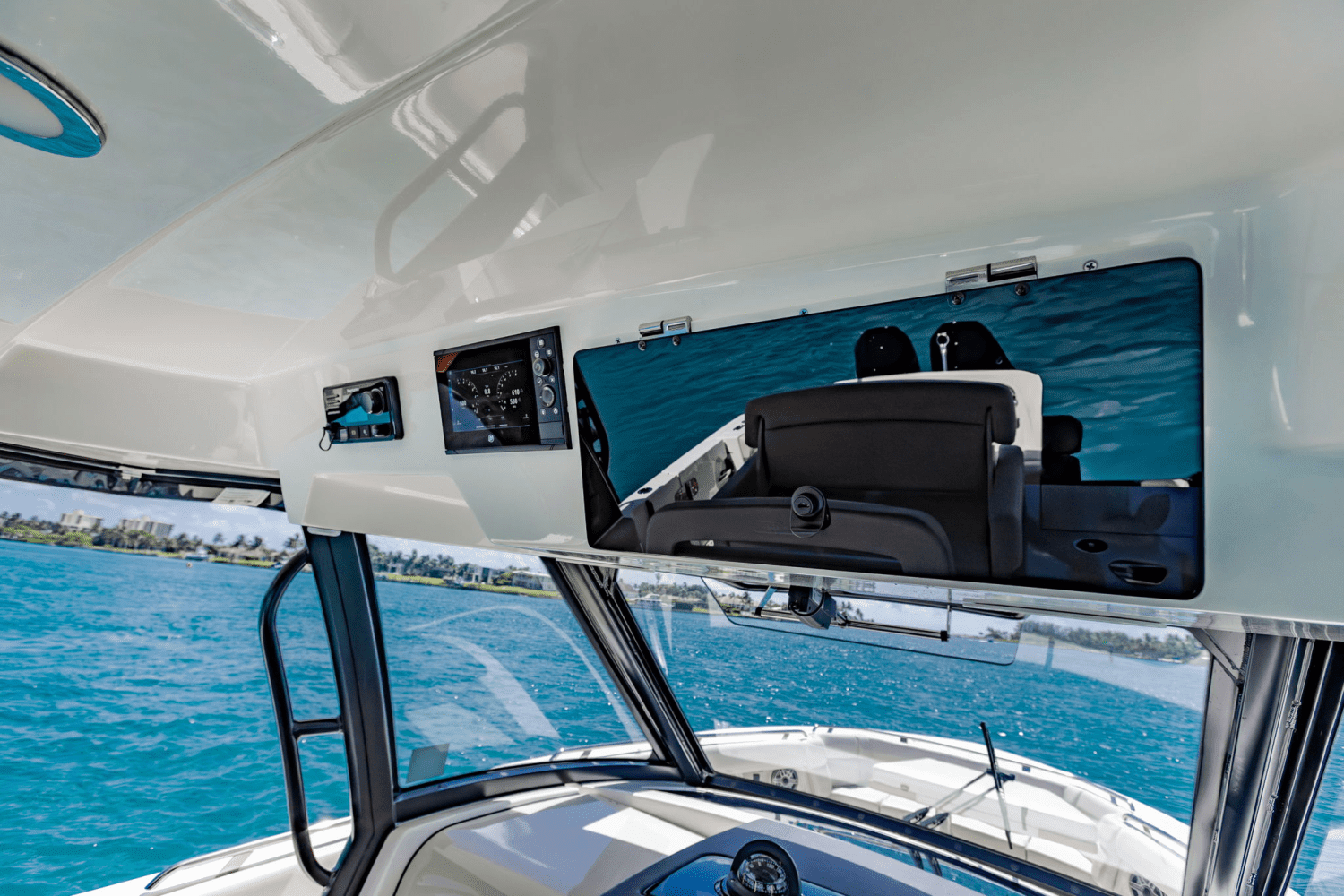 2022 Boston Whaler 350 REALM Image Thumbnail #49