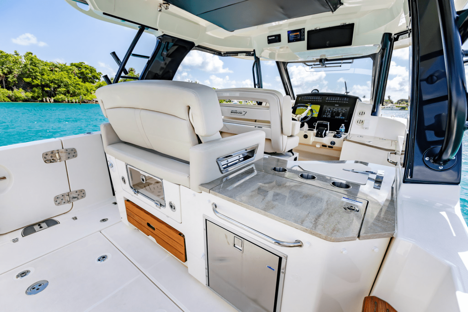 2022 Boston Whaler 350 REALM Image Thumbnail #29