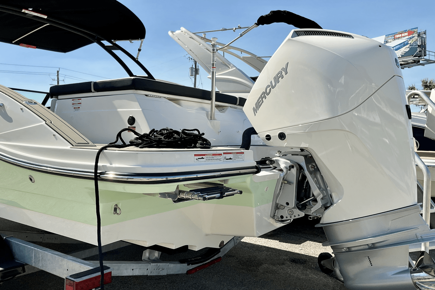 2025 Sea Ray SPX 230 Outboard Image Thumbnail #5