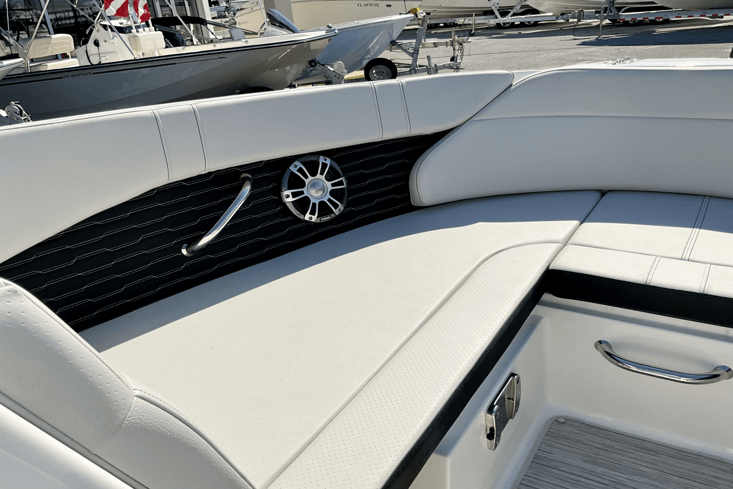 2025 Sea Ray SPX 230 Outboard Image Thumbnail #24