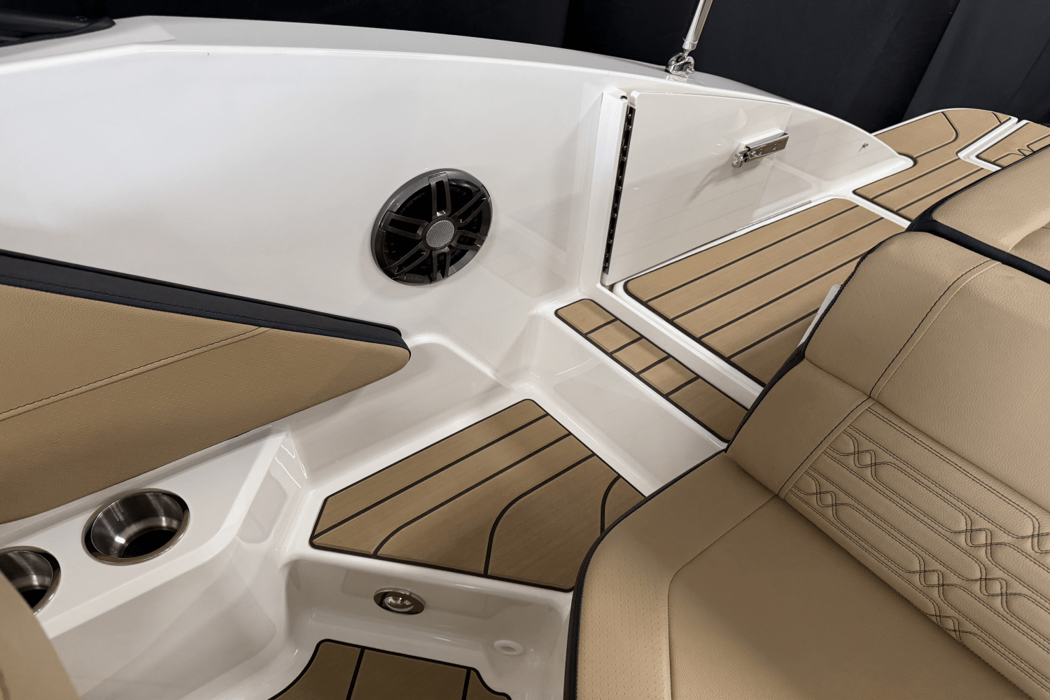 2025 Sea Ray SPX 190 Image Thumbnail #11