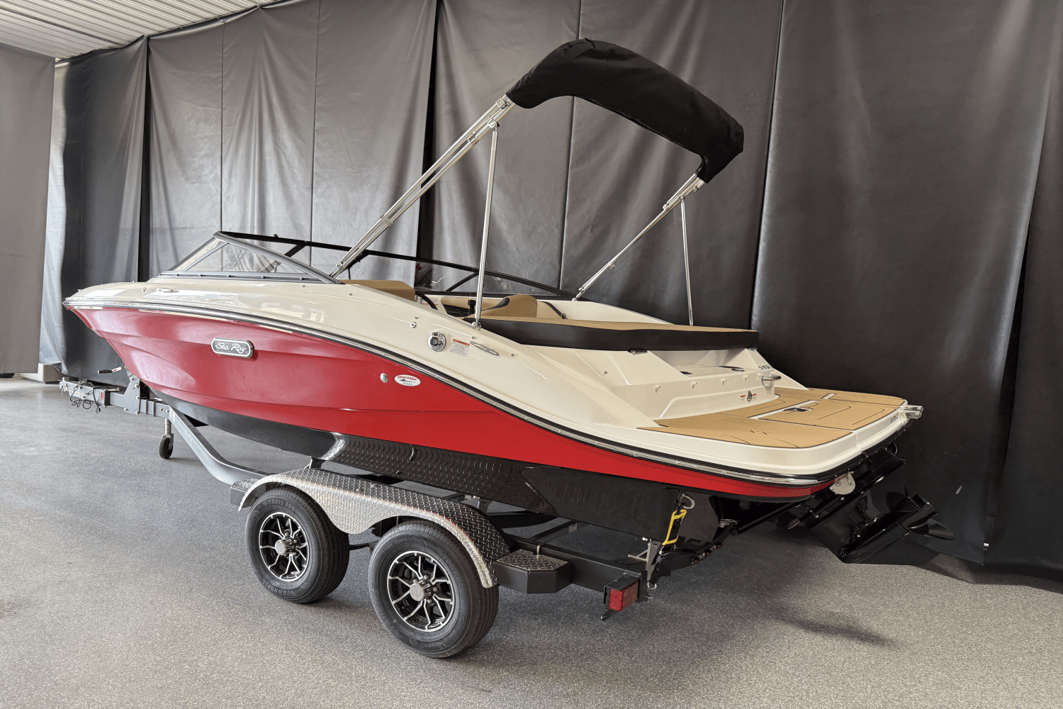 2025 Sea Ray SPX 190 Image Thumbnail #3