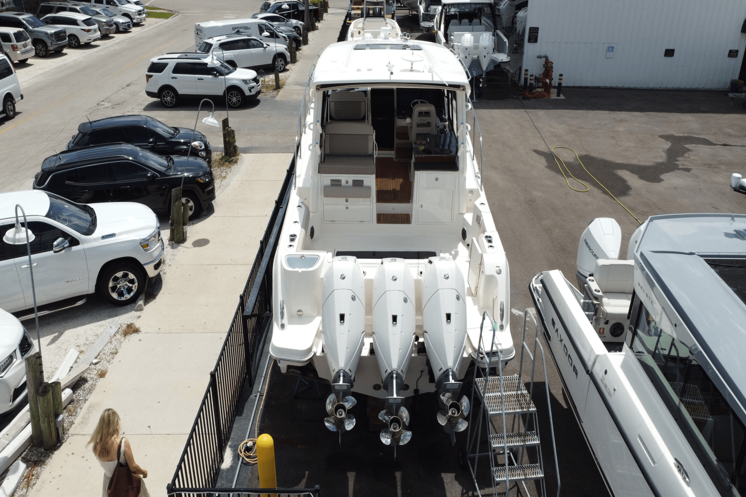 2025 Boston Whaler 365 Conquest Image Thumbnail #13