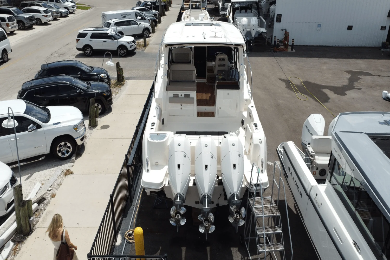 2025 Boston Whaler 365 Conquest Image Thumbnail #13