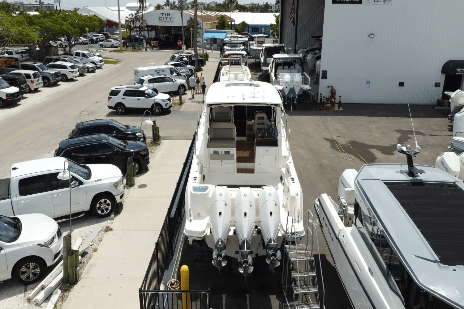 2025 Boston Whaler 365 Conquest Image Thumbnail #14