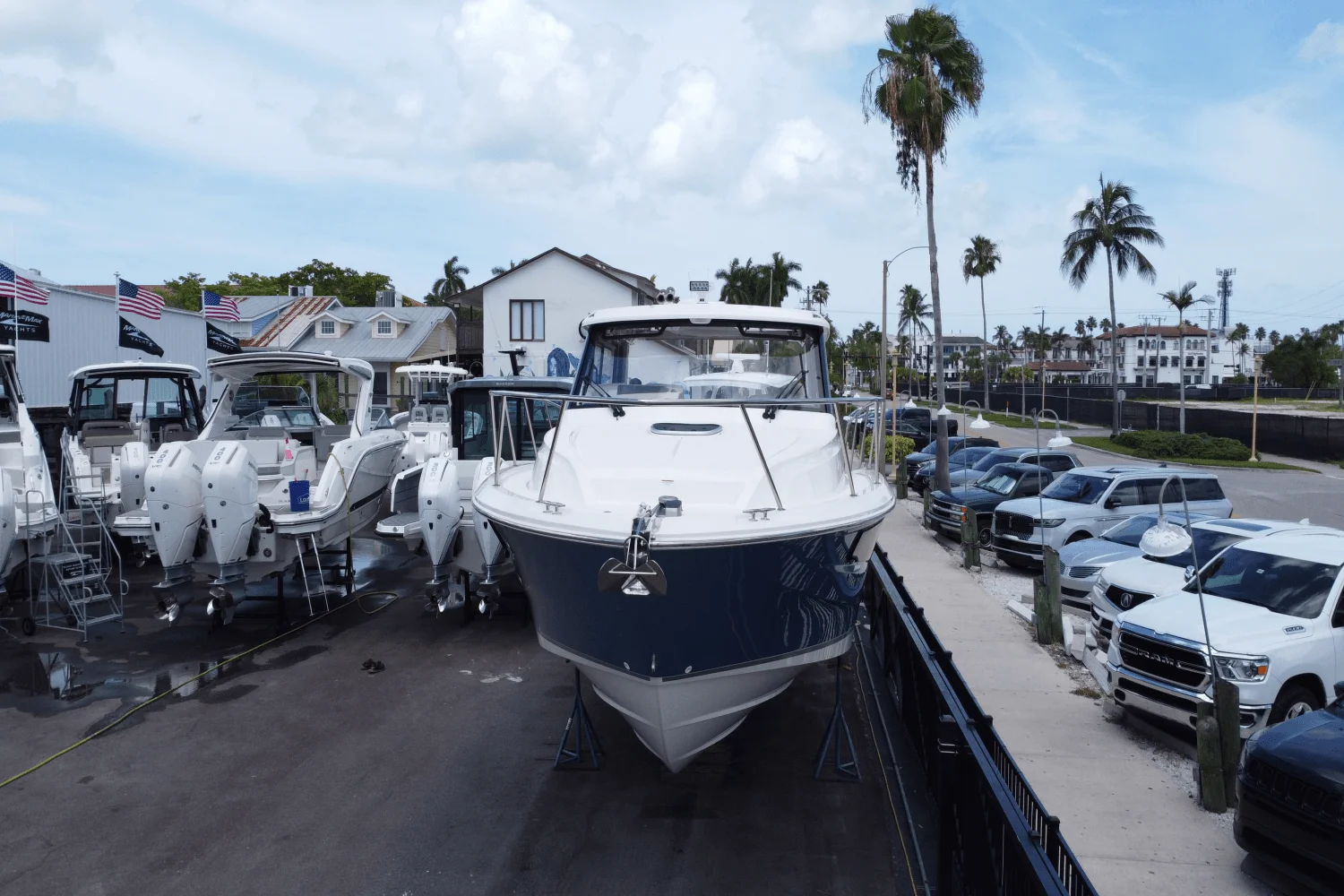 2025 Boston Whaler 365 Conquest Image Thumbnail #4