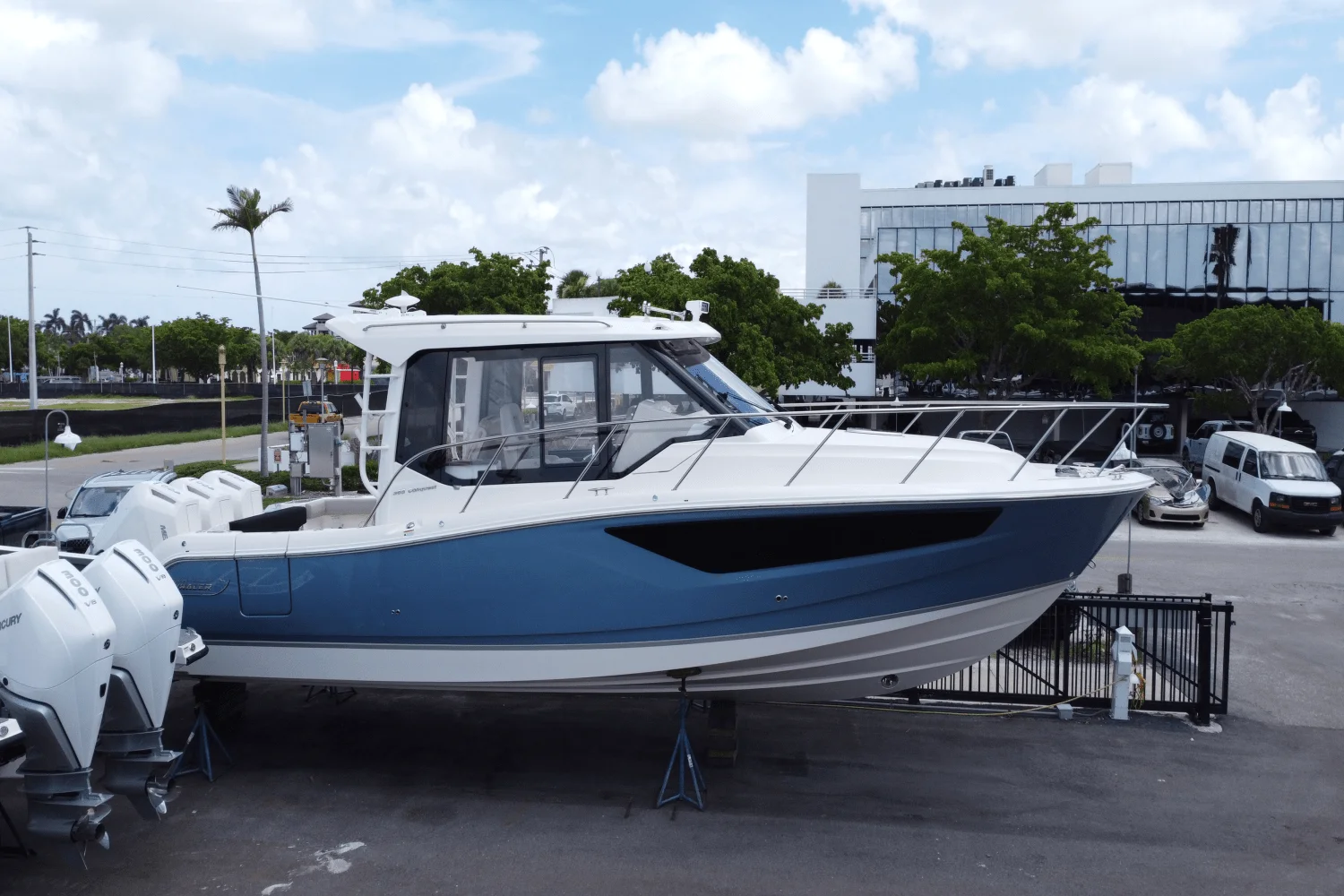 2025 Boston Whaler 365 Conquest Image Thumbnail #2