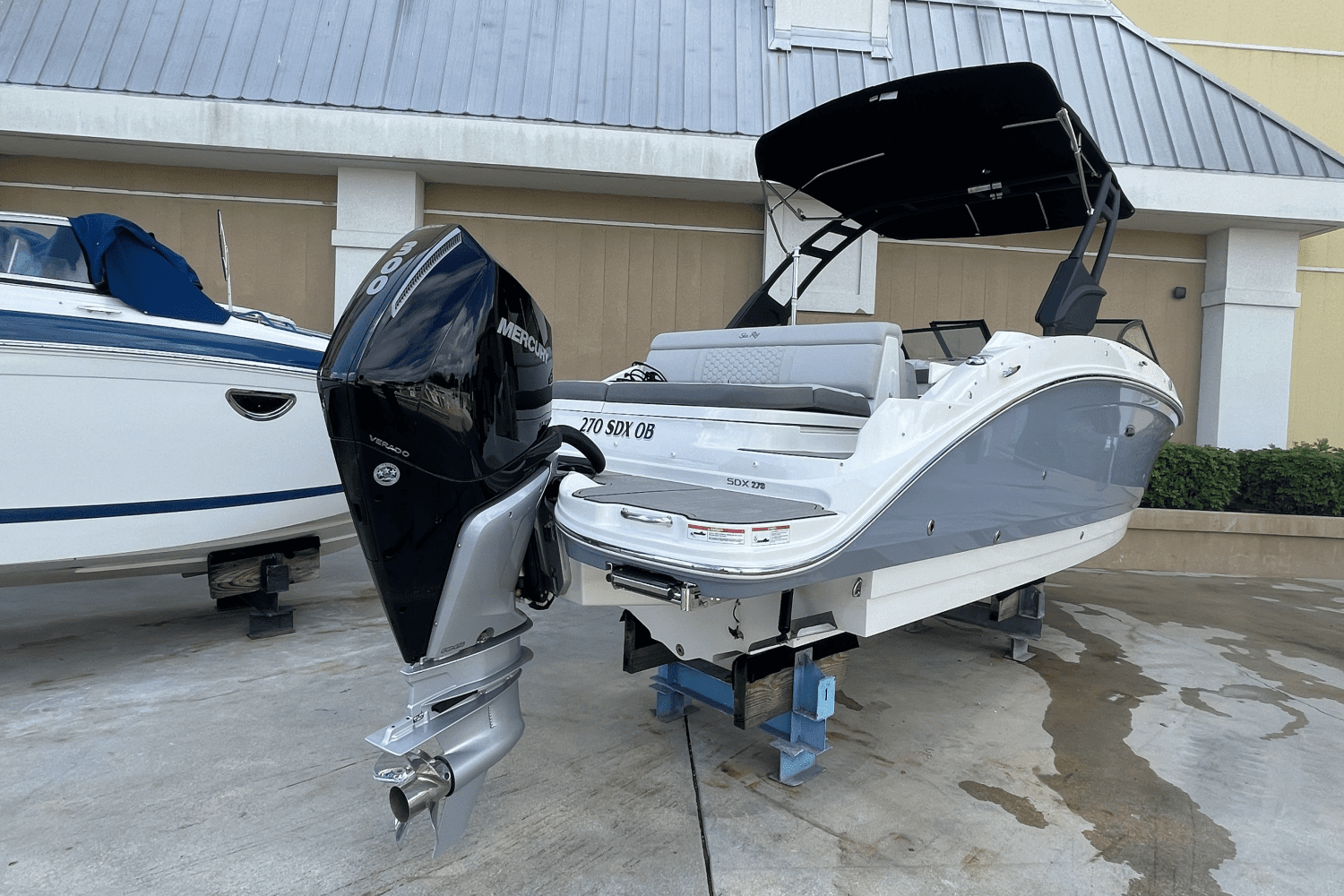 2023 Sea Ray 270 SDX OUTBOARD Image Thumbnail #3