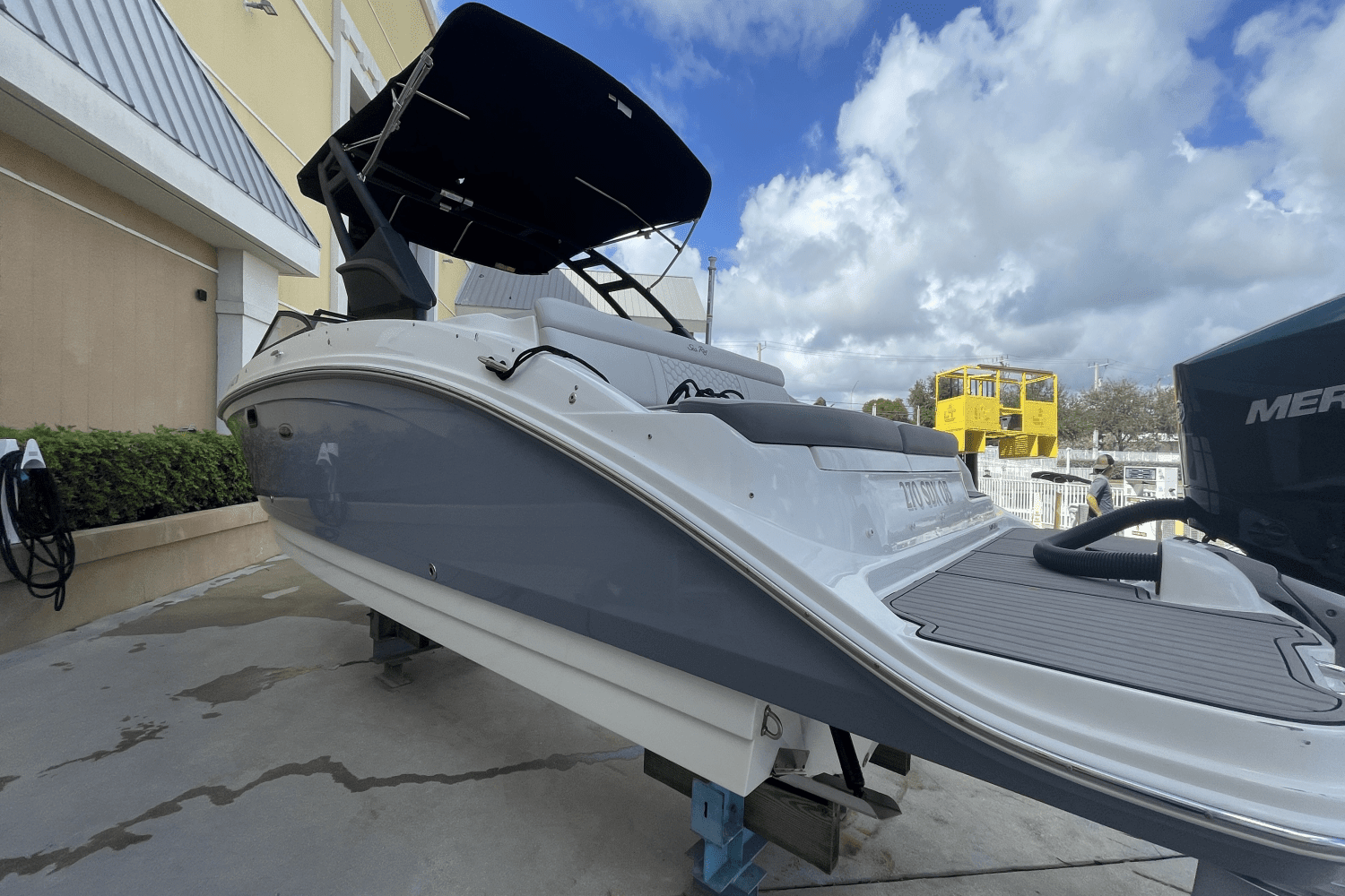 2023 Sea Ray 270 SDX OUTBOARD Image Thumbnail #6