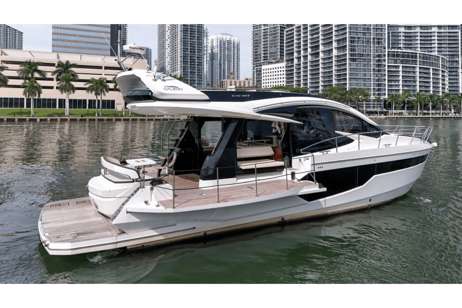 2020 Galeon
                                                             510 SKY Image Thumbnail #28