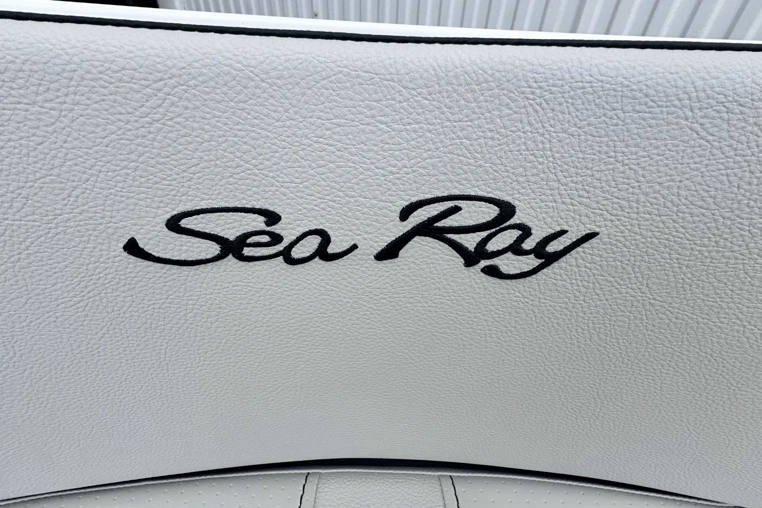 2025 Sea Ray SPX 210 Outboard Image Thumbnail #19