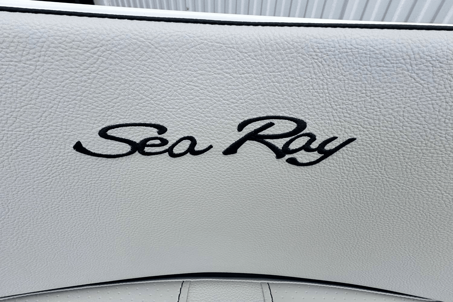 2025 Sea Ray SPX 210 Outboard Image Thumbnail #19