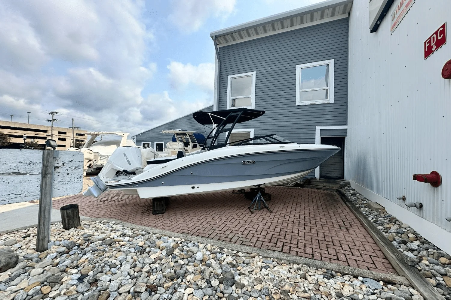 2025 Sea Ray SPX 210 Outboard Image Thumbnail #0