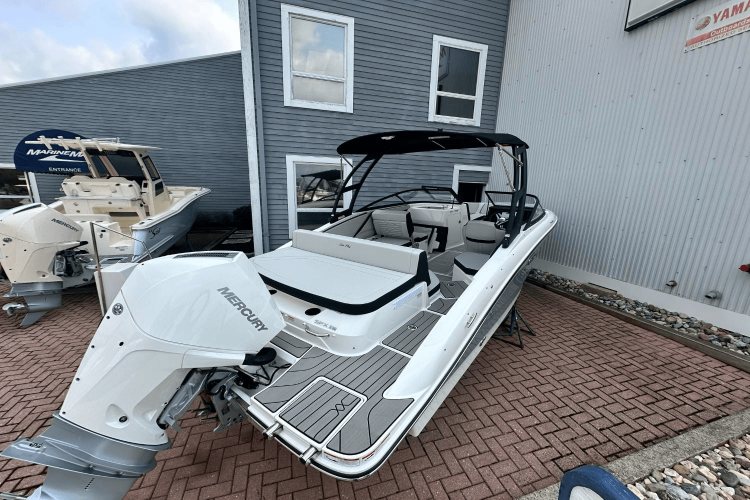 2025 Sea Ray SPX 210 Outboard Image Thumbnail #5