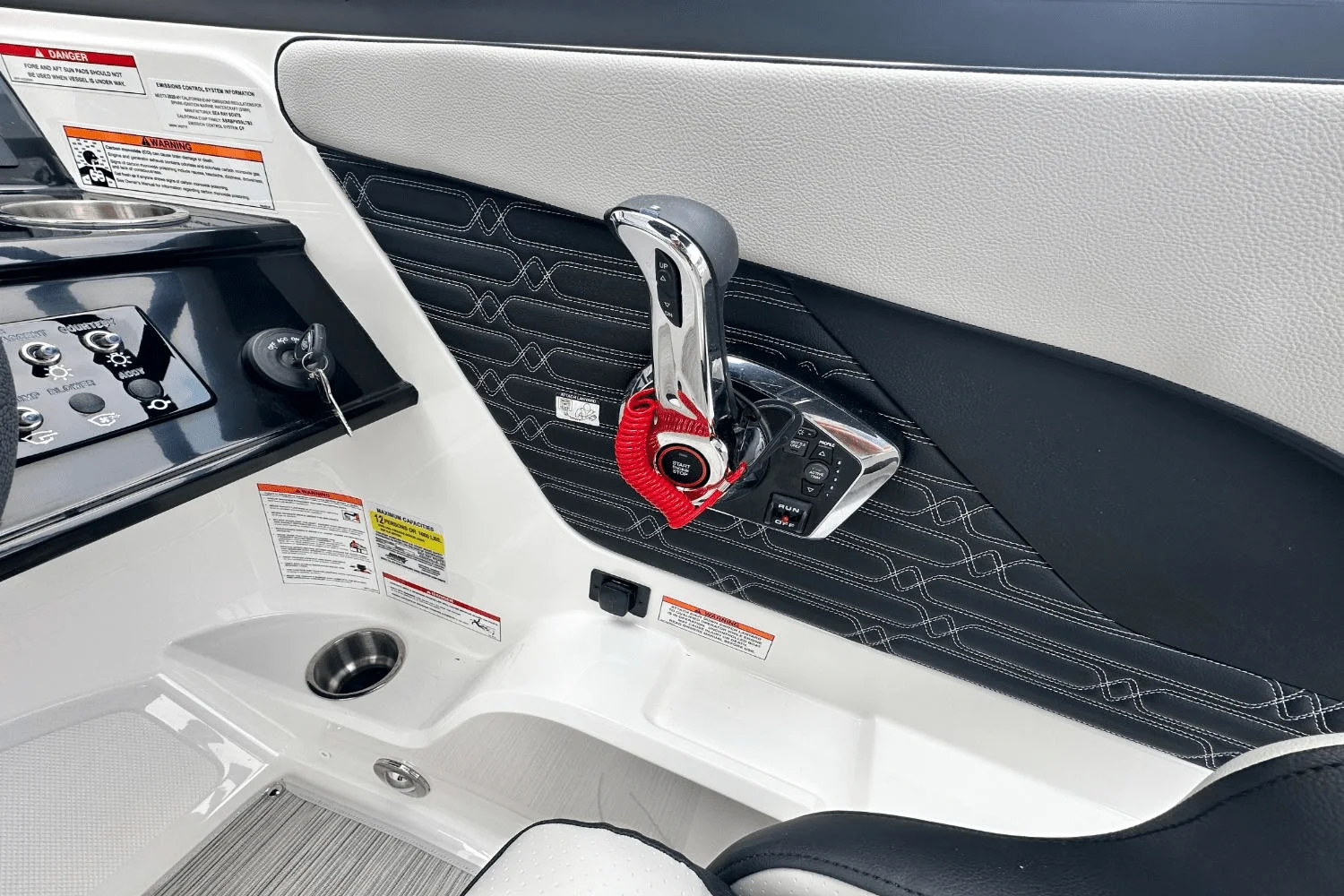 2025 Sea Ray SPX 210 Outboard Image Thumbnail #15