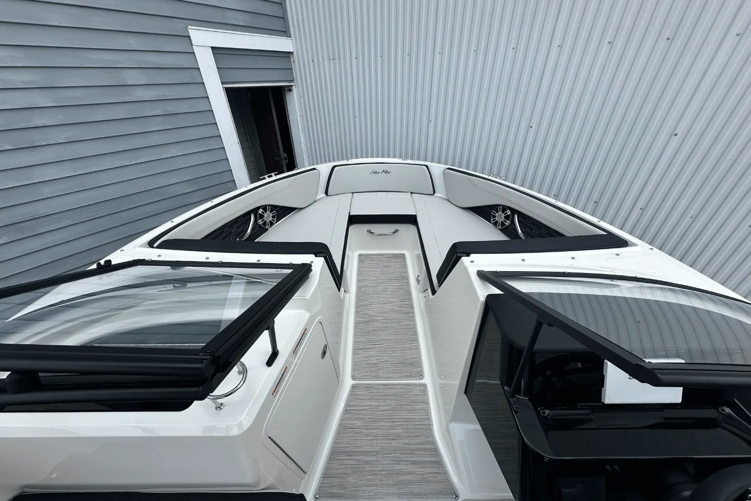 2025 Sea Ray SPX 210 Outboard Image Thumbnail #17