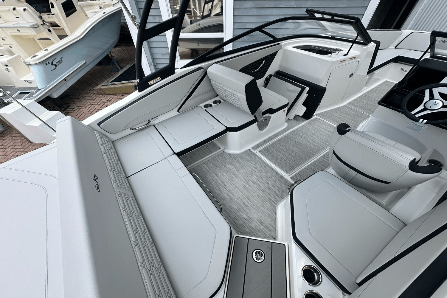 2025 Sea Ray SPX 210 Outboard Image Thumbnail #10