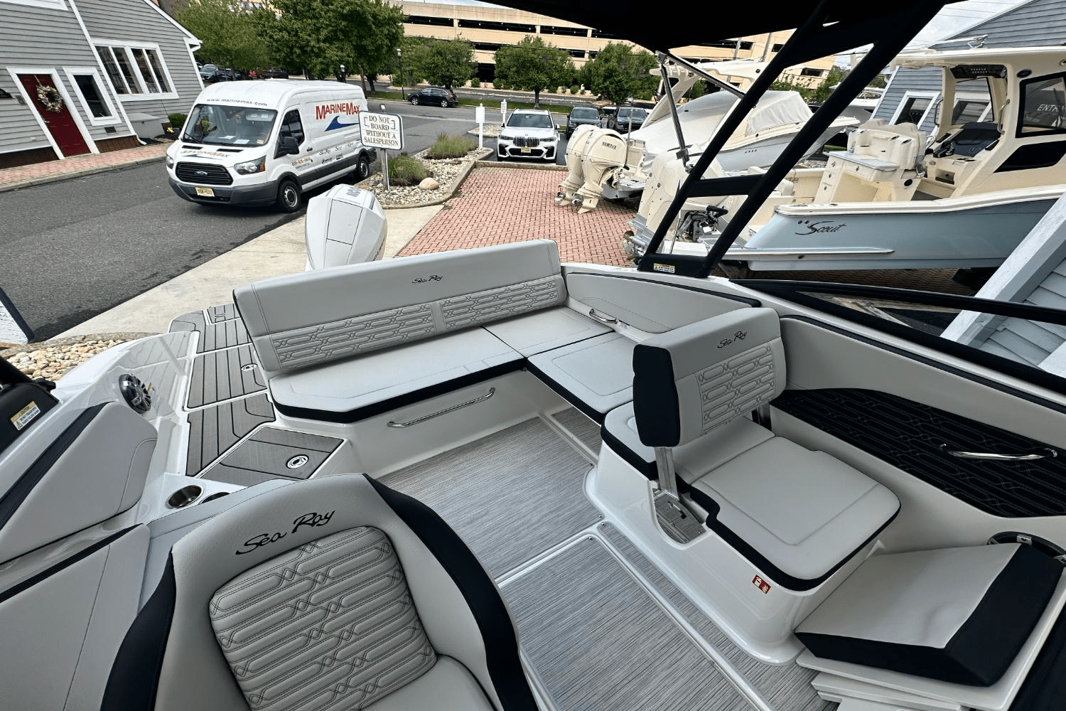 2025 Sea Ray SPX 210 Outboard Image Thumbnail #11