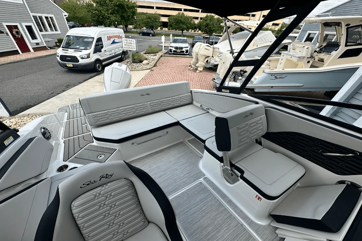 2025 Sea Ray SPX 210 Outboard Image Thumbnail #11