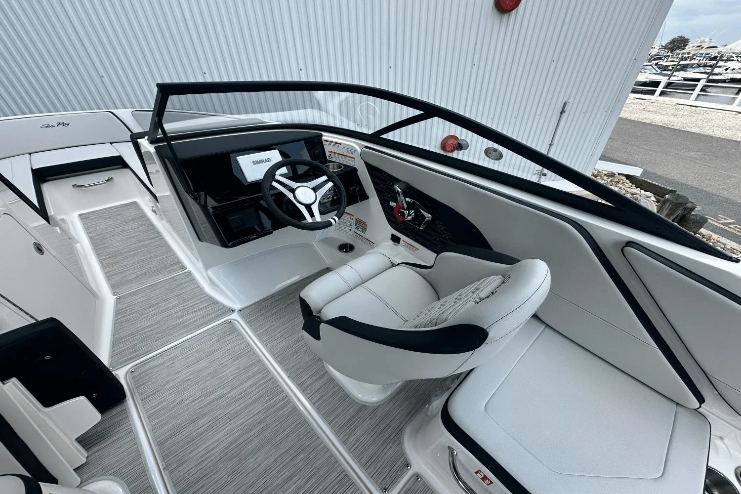 2025 Sea Ray SPX 210 Outboard Image Thumbnail #13