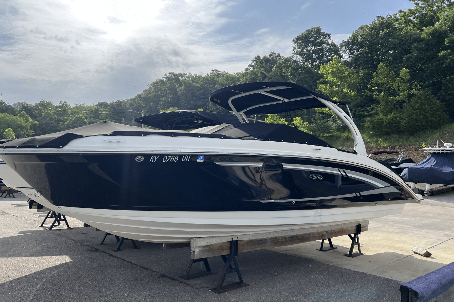 2017 Sea Ray SDX 270 Image Thumbnail #1