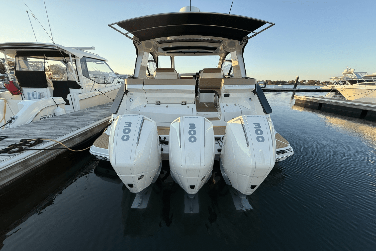 2023 Sea Ray 370 SUNDANCER OUTBOARD Image Thumbnail #3