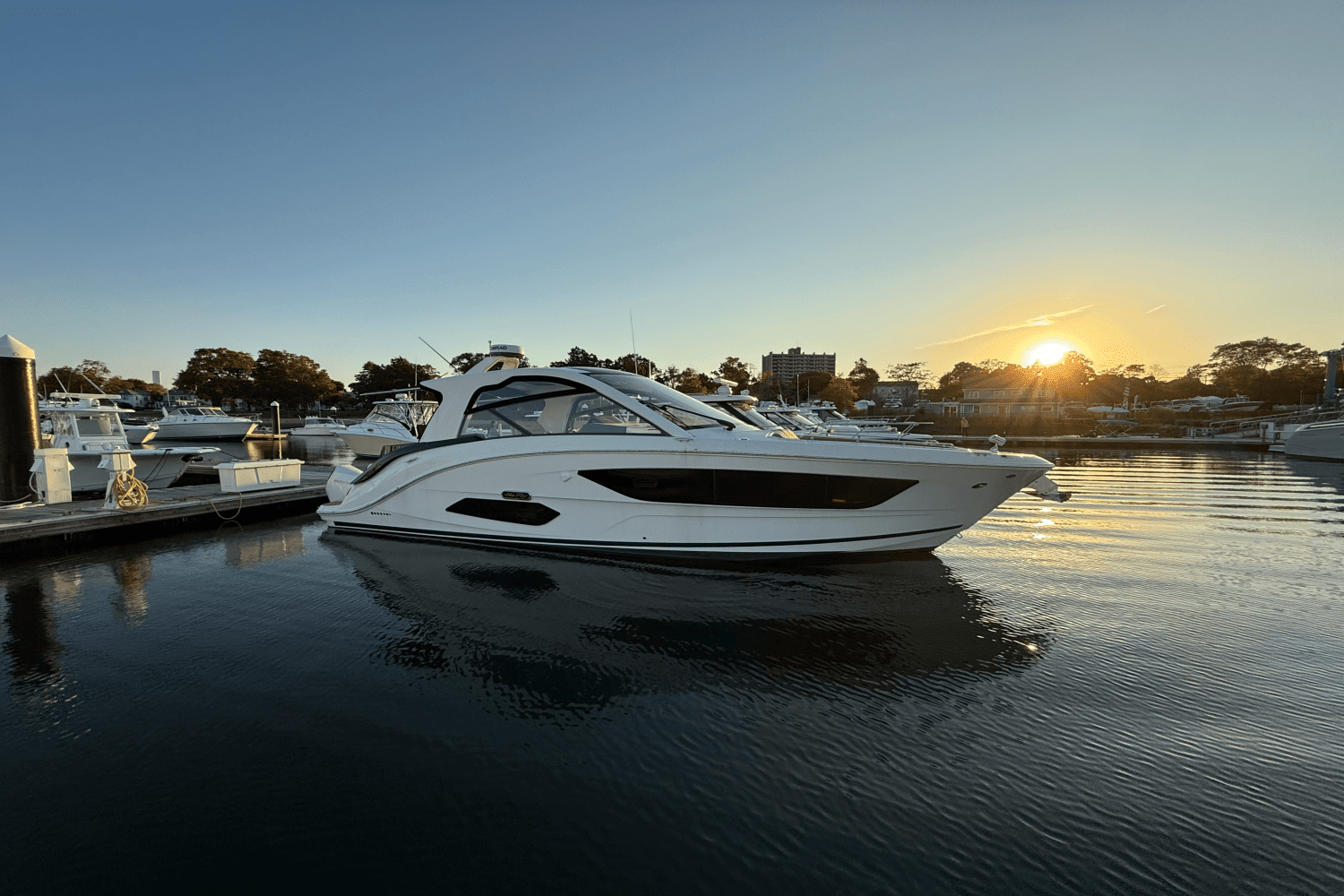 2023 Sea Ray 370 SUNDANCER OUTBOARD Image Thumbnail #0
