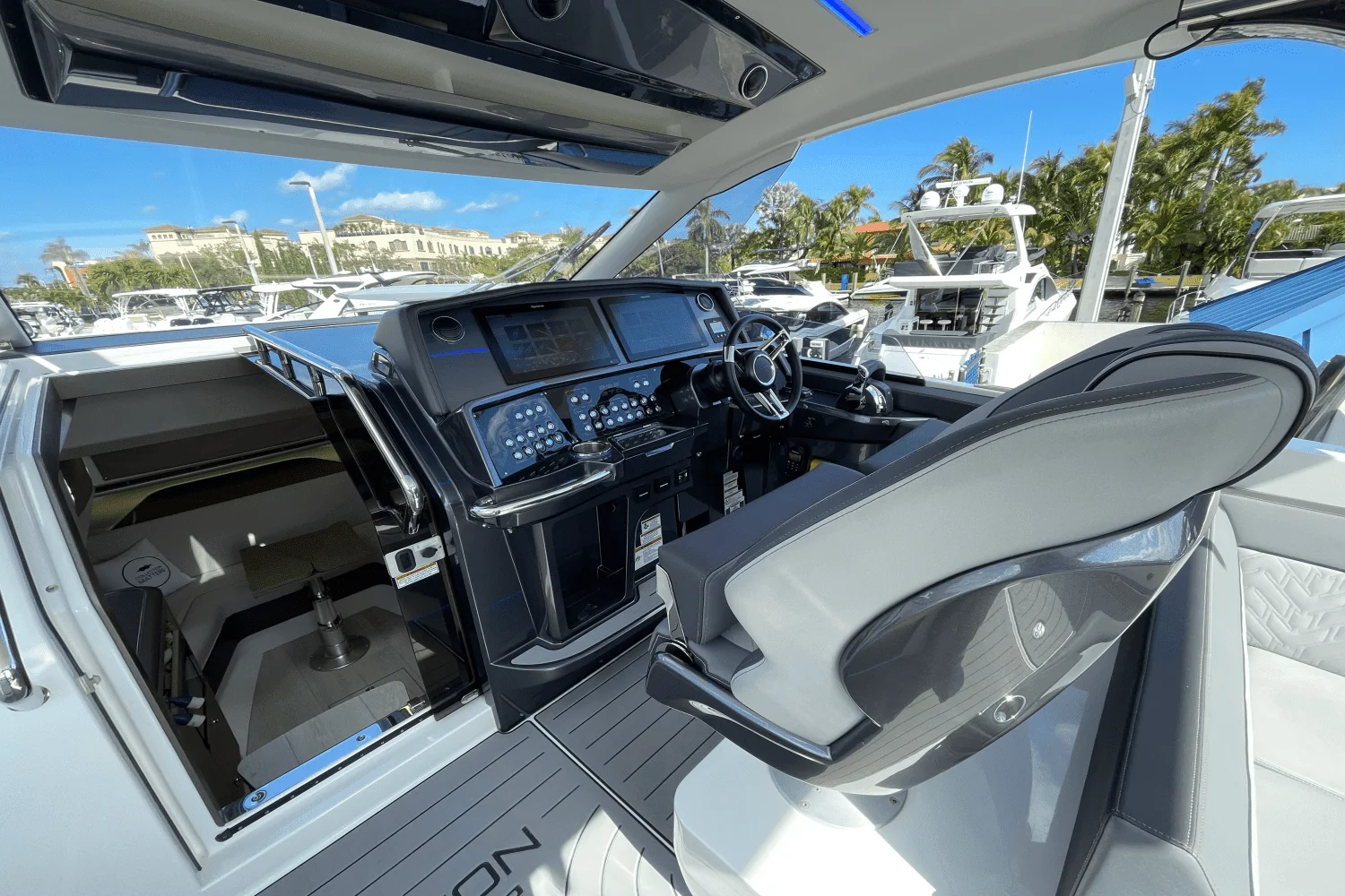 2023 Galeon 325 GTO Image Thumbnail #16