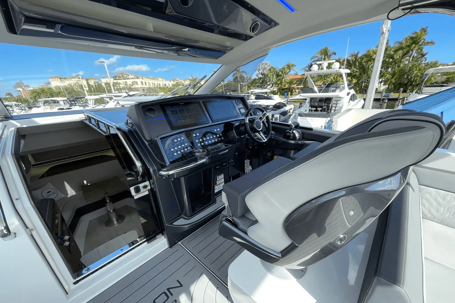 2023 Galeon 325 GTO Image Thumbnail #20