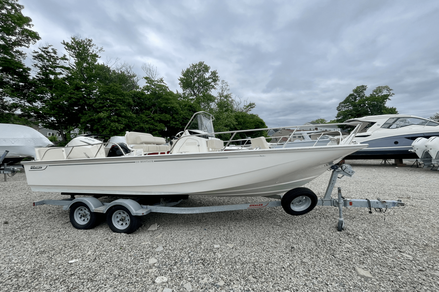 2022 Boston Whaler 21 MONTAUK Image Thumbnail #0