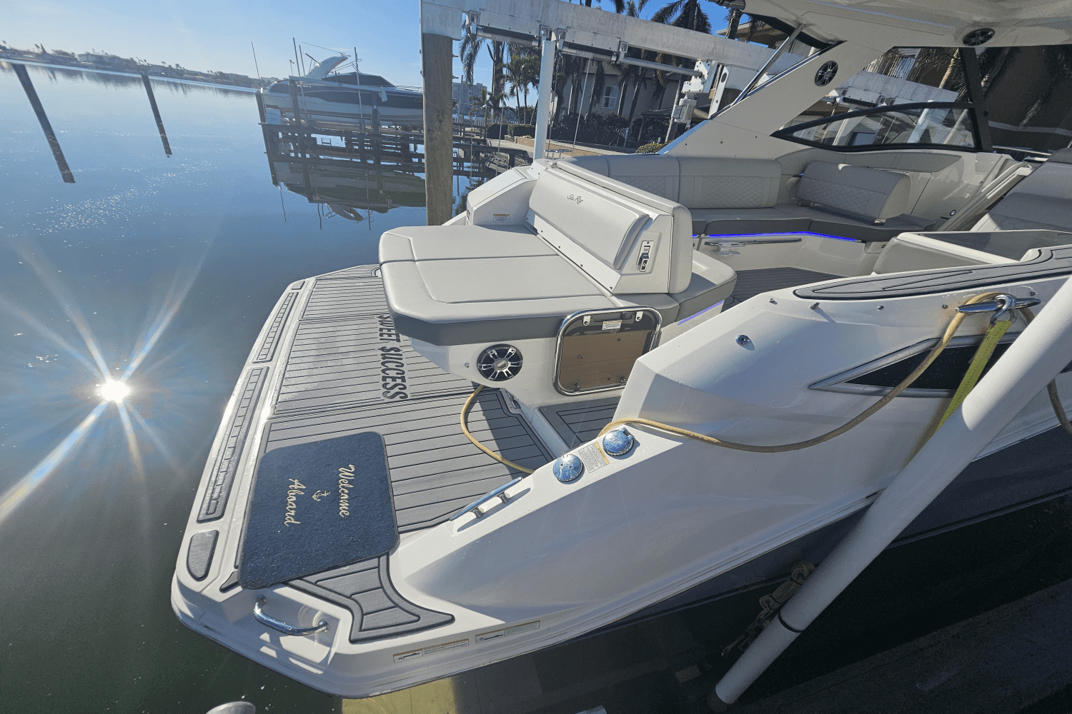 2021 Sea Ray 320 SUNDANCER Image Thumbnail #10