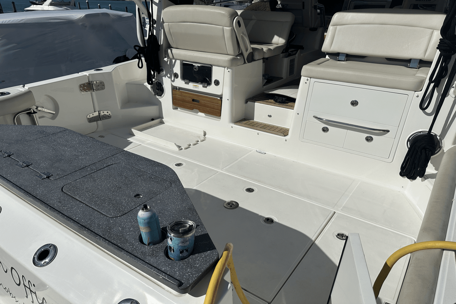 2022 Boston Whaler 405 CONQUEST - FULL TOWER Image Thumbnail #8