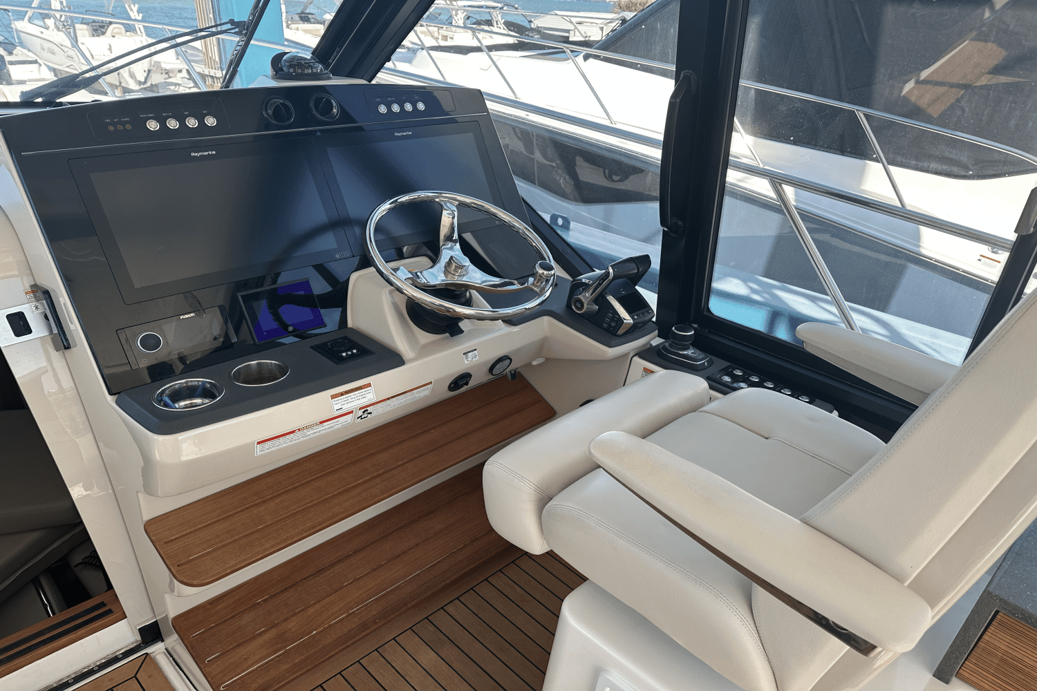 2022 Boston Whaler 405 CONQUEST - FULL TOWER Image Thumbnail #5