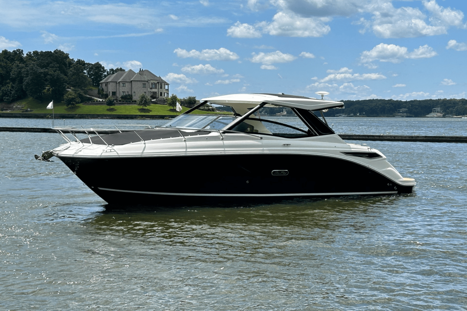 2025 Sea Ray Sundancer 320 Image Thumbnail #1