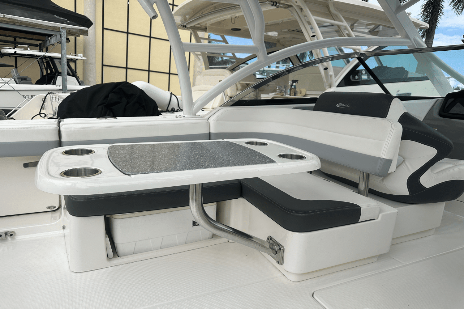 2022 Robalo R317 DUAL CONSOLE Image Thumbnail #17