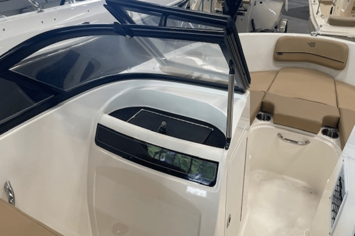2025 Bayliner VR4OB Image Thumbnail #9