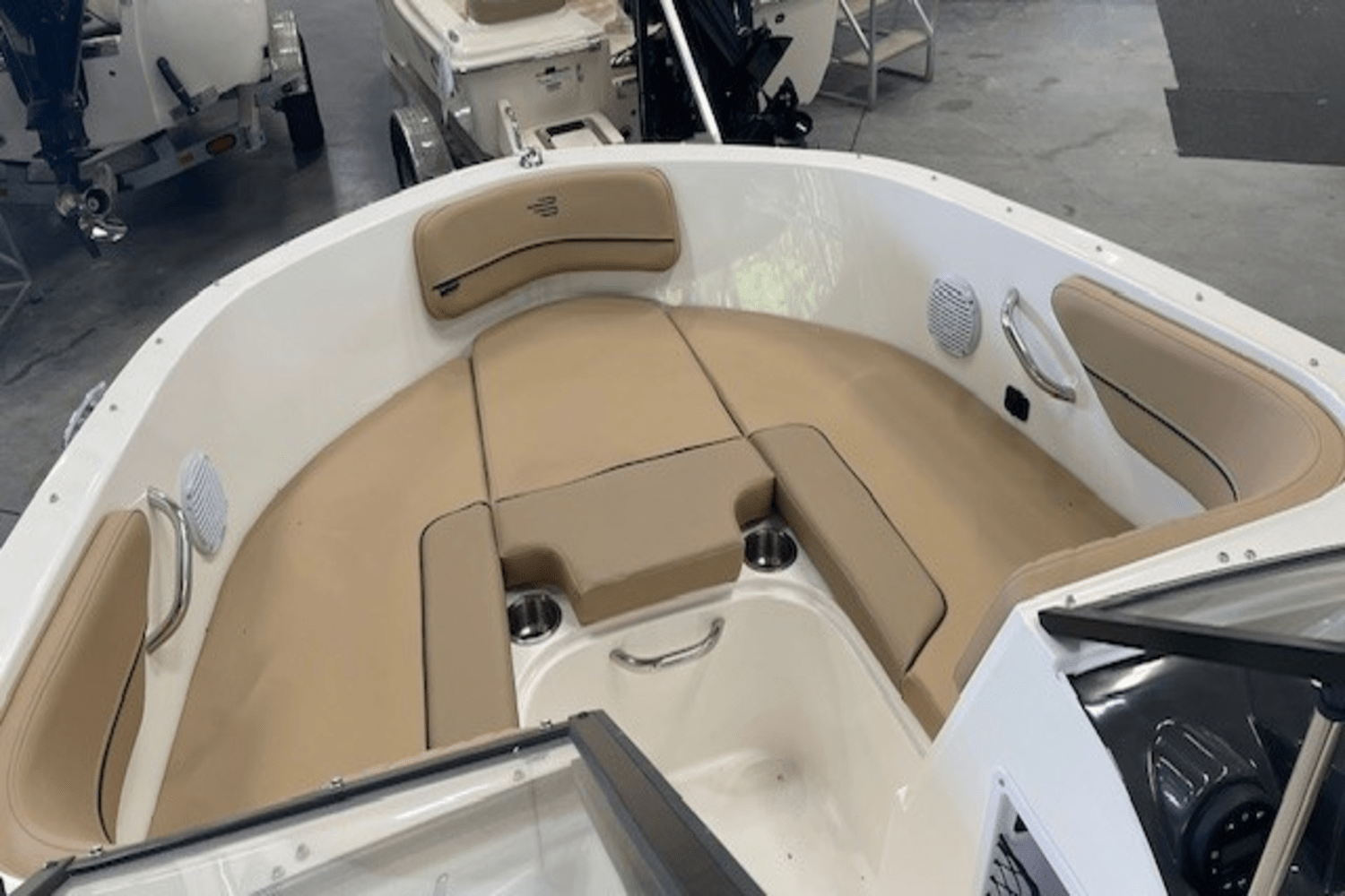 2025 Bayliner VR4OB Image Thumbnail #10
