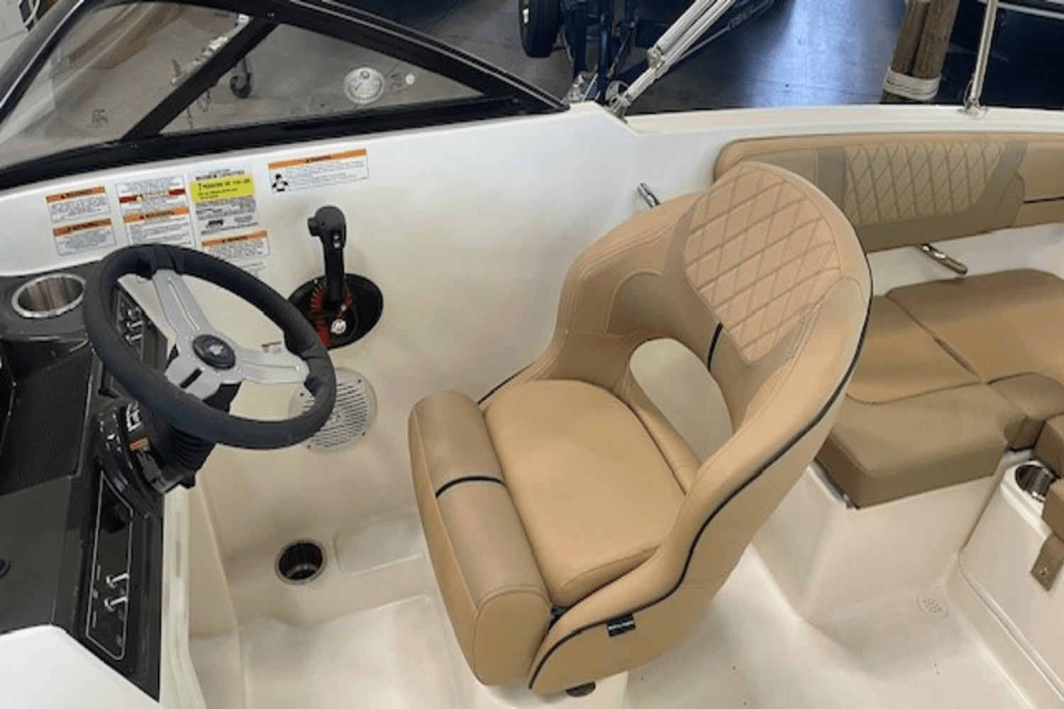 2025 Bayliner VR4OB Image Thumbnail #7