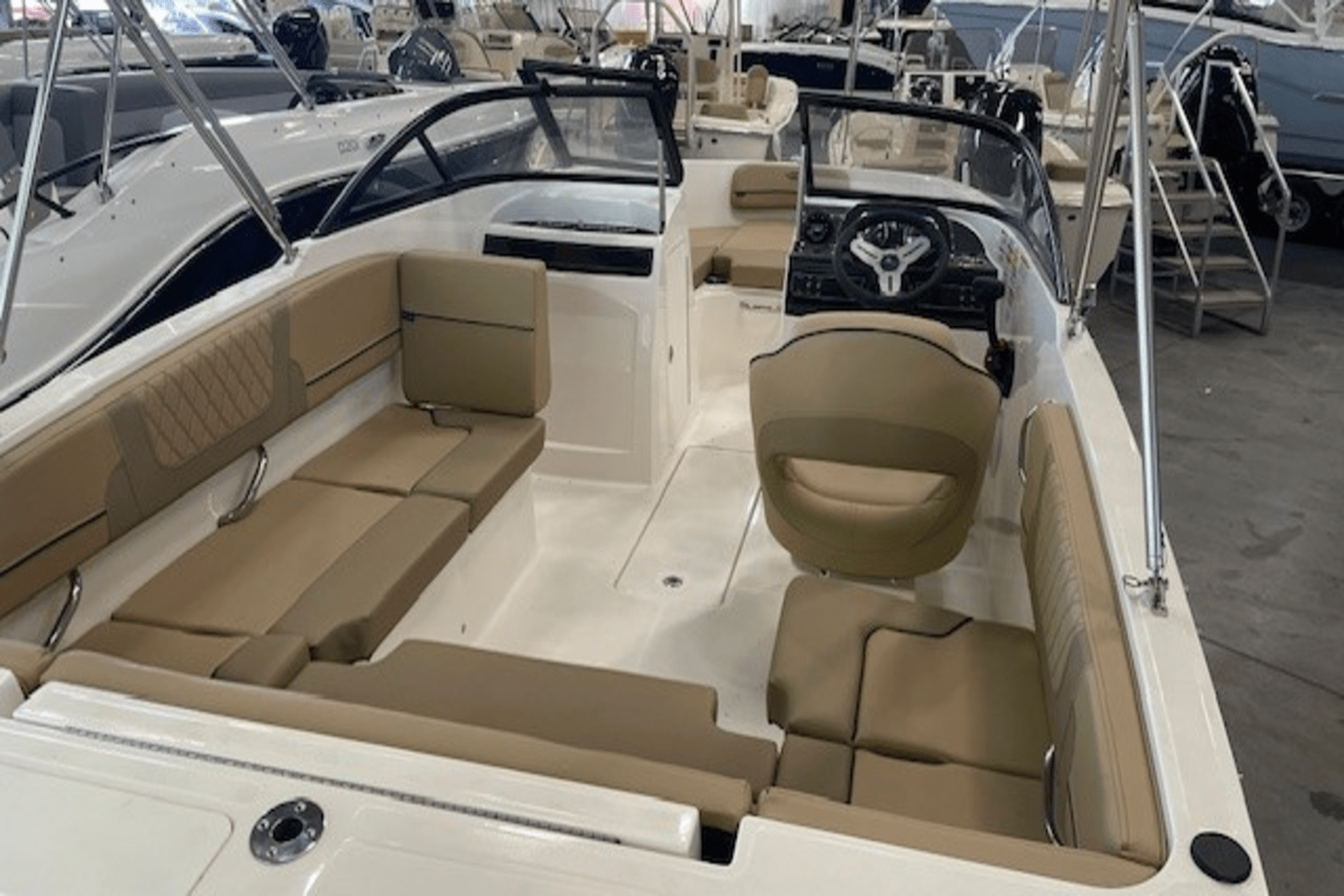 2025 Bayliner VR4OB Image Thumbnail #4