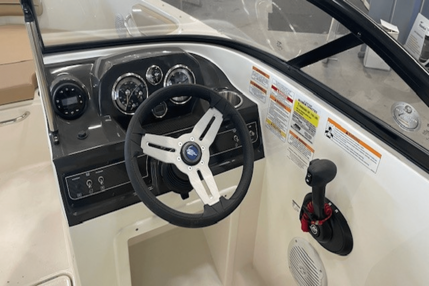 2025 Bayliner VR4OB Image Thumbnail #6
