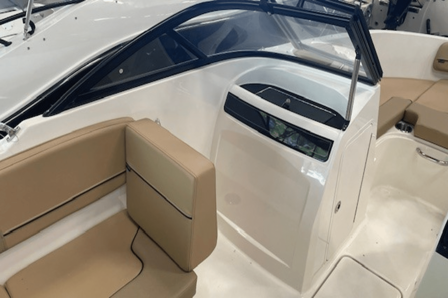 2025 Bayliner VR4OB Image Thumbnail #8