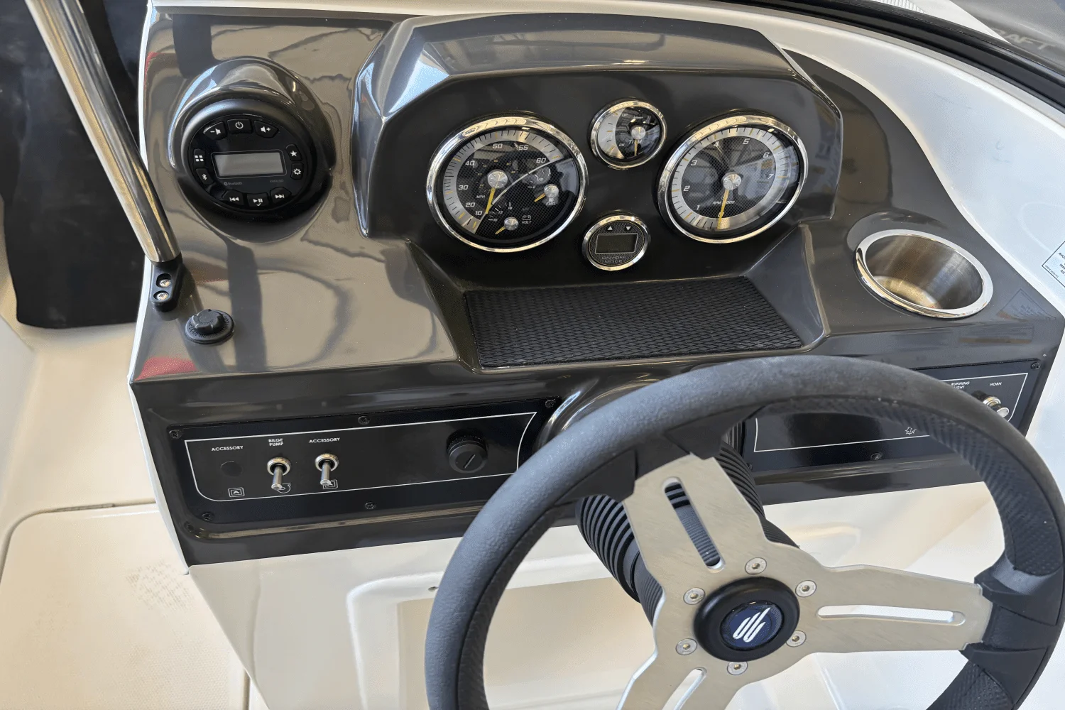 2025 Bayliner VR4OB Image Thumbnail #8