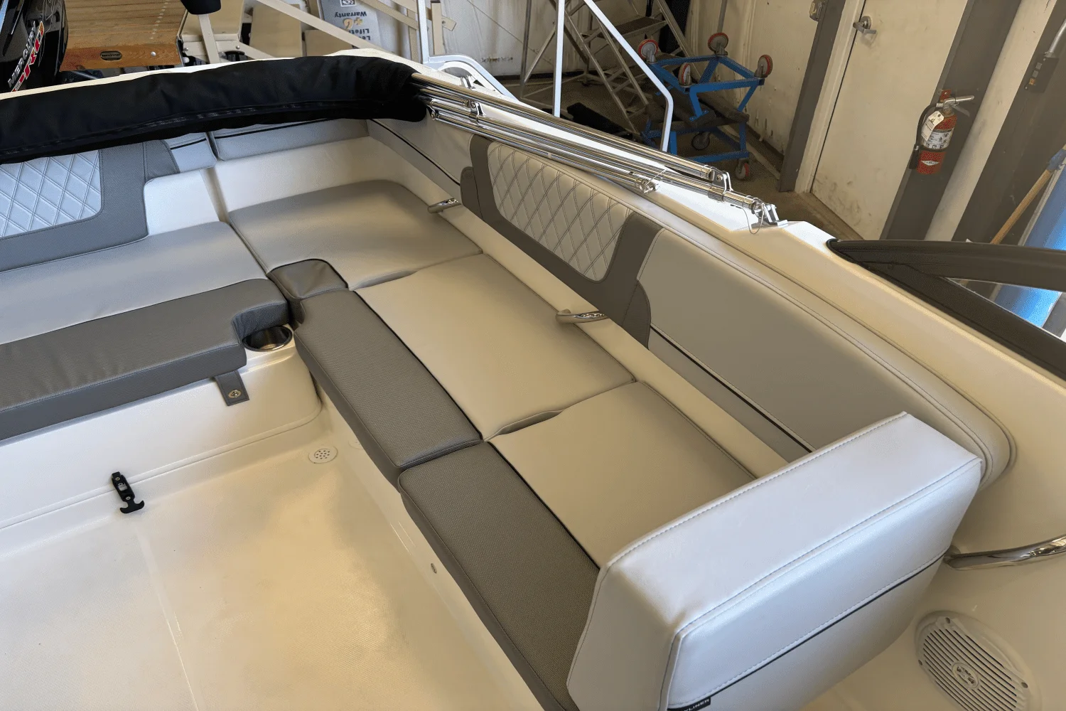 2025 Bayliner VR4OB Image Thumbnail #4