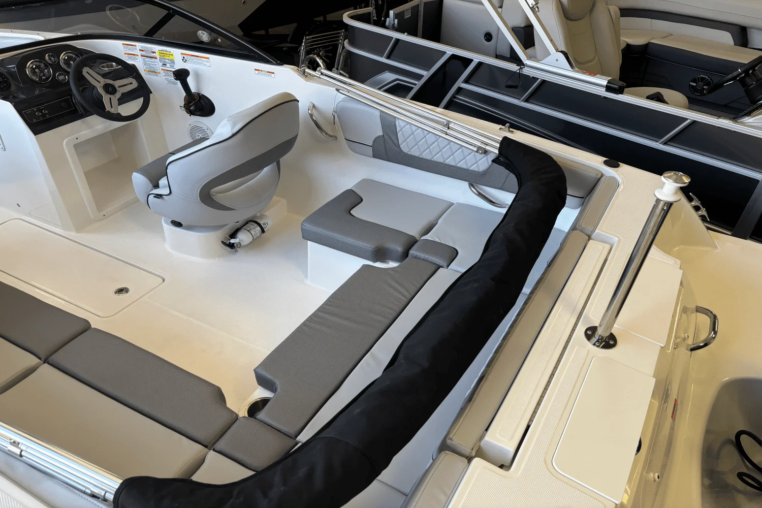 2025 Bayliner VR4OB Image Thumbnail #5