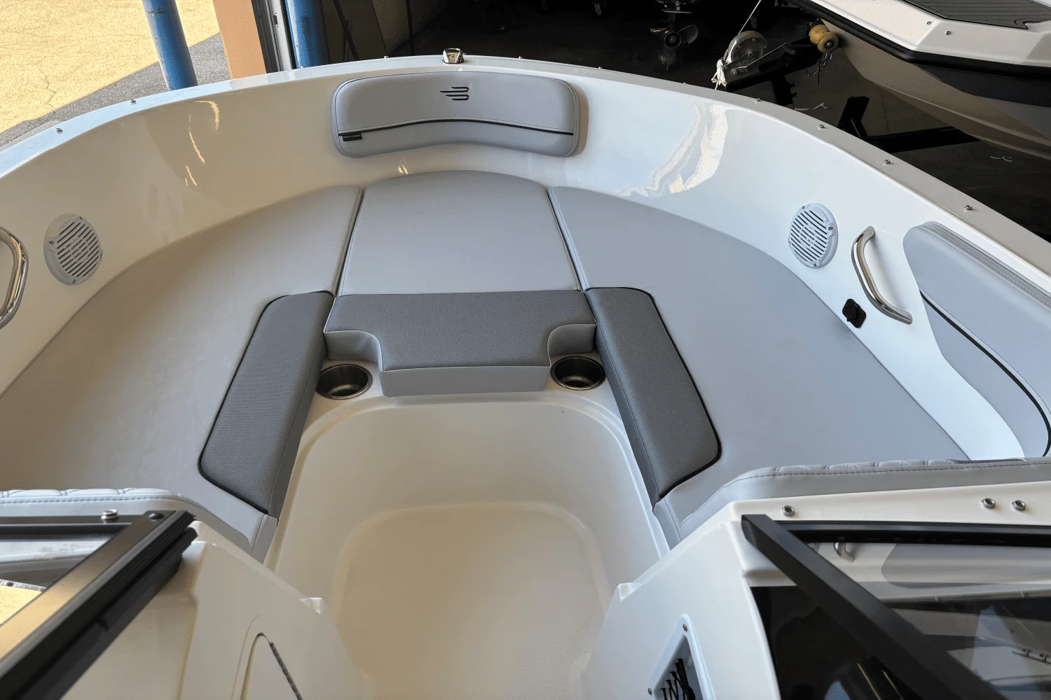 2025 Bayliner VR4OB Image Thumbnail #3