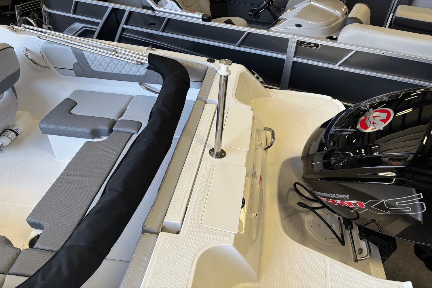 2025 Bayliner VR4OB Image Thumbnail #6